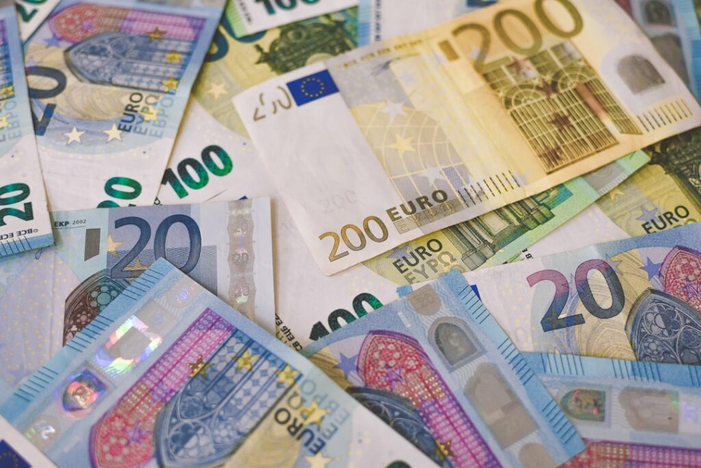 Het geld en de bekendheid van Hans Spee: een kijkje in het leven en vermogen